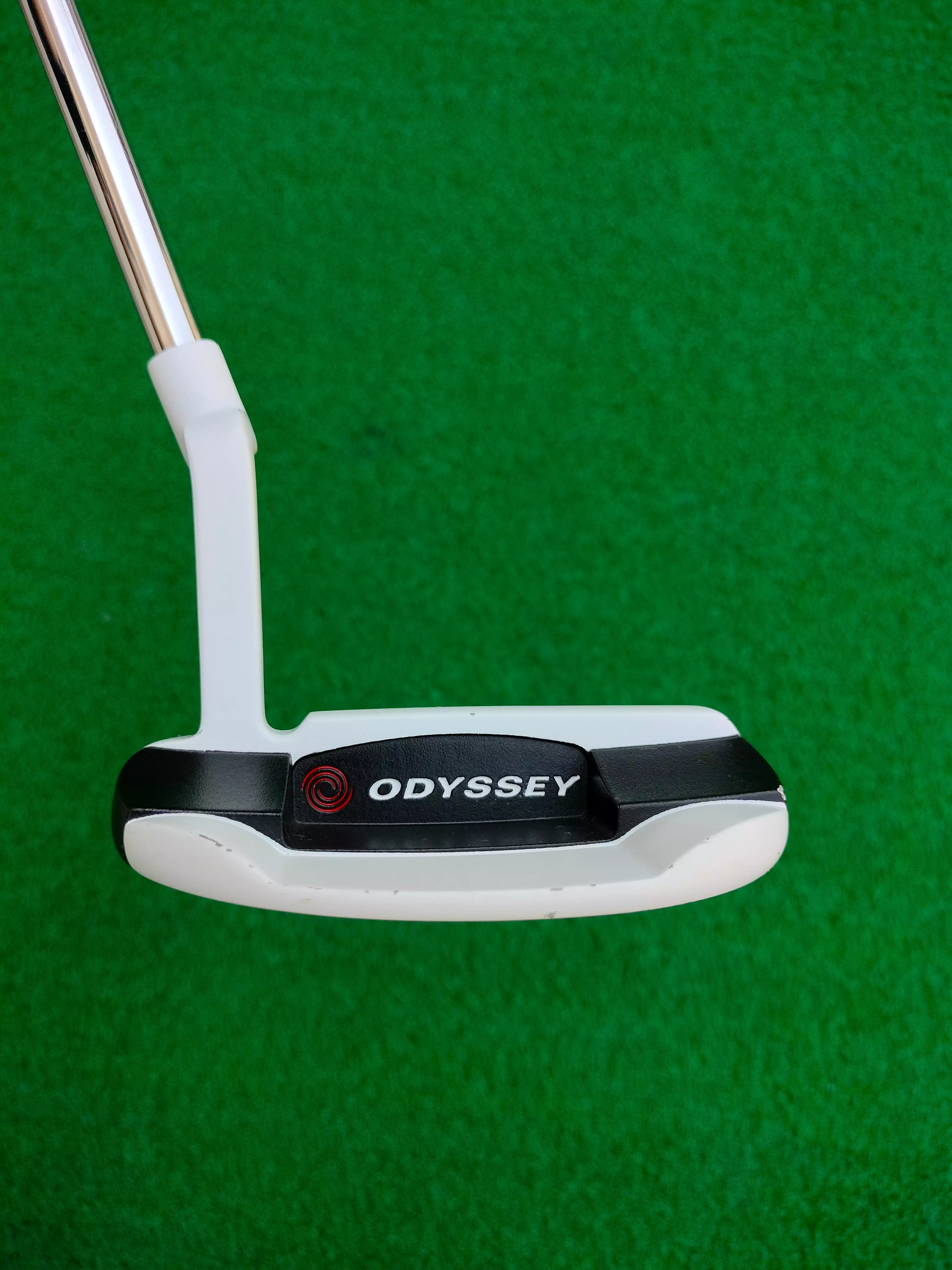 Odyssey Versa 330M White Putter